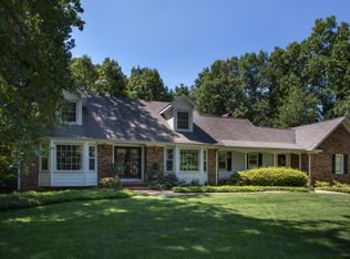 6 Whispering Pines Dr, Signal Mountain, TN 37377