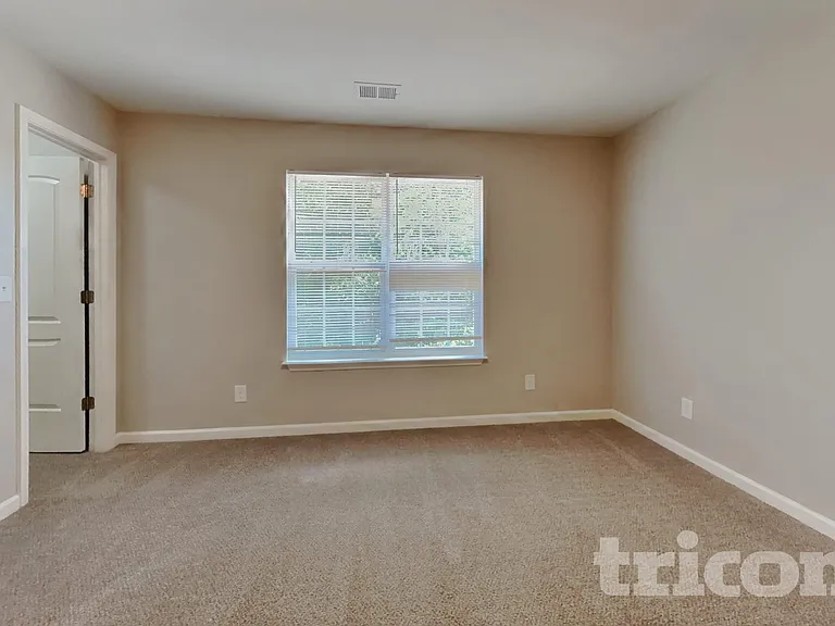 1594 Weatherend Dr — Photo 11
