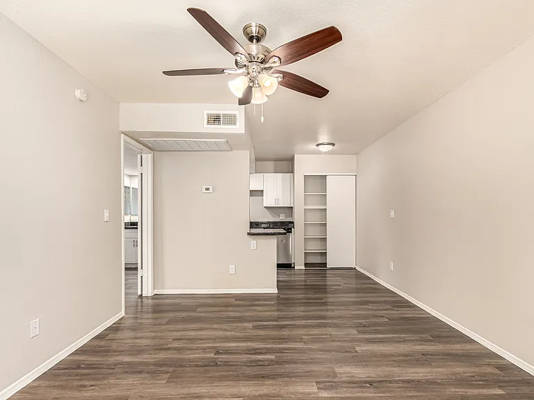 Goldcrest Apartments — Photo 12