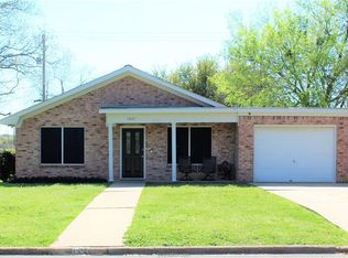 1807 Trent Cir, Bryan, TX 77802