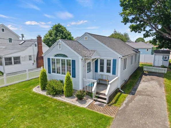 41 Gorton Avenue, Old Lyme, CT 06371