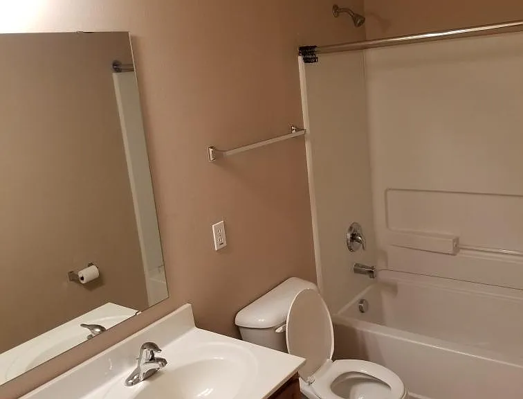 633 Hunt Run Dr — Photo 3