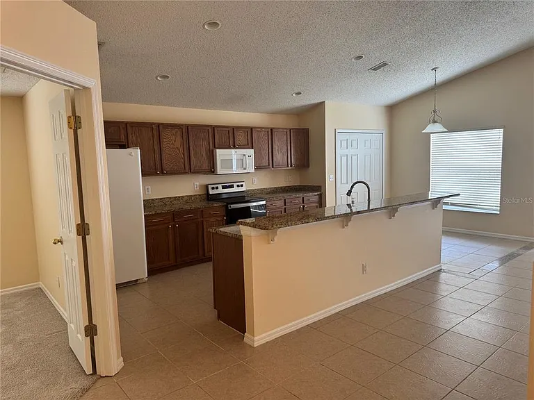 106 Delancey Dr — Photo 4