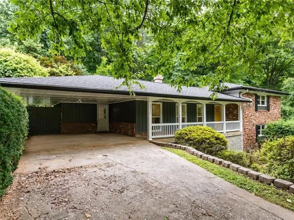 1025 Vistavia Cir, Decatur, GA 30033