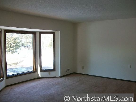 5th image of 11312 Jersey Ave N