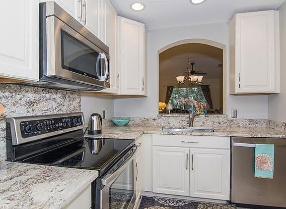 5th image of 7635 Meadow Lakes Dr APT 802