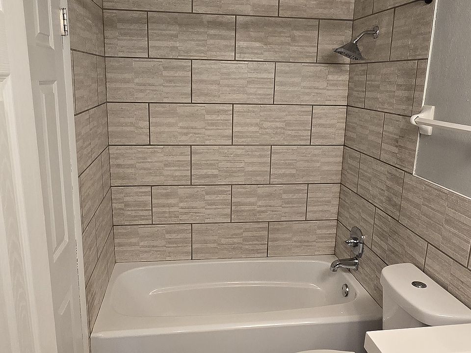 1st image of 2624 Roseland Ter APT 17
