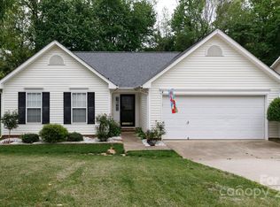 587 Chase Brook Dr, Rock Hill, SC 29732