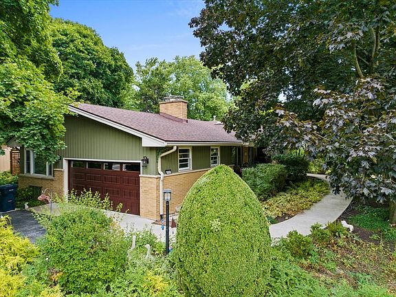 2nd image of 1436 Columbine Dr