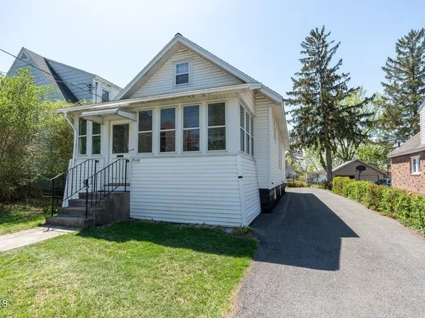 1538 Nott St, Schenectady, NY 12308