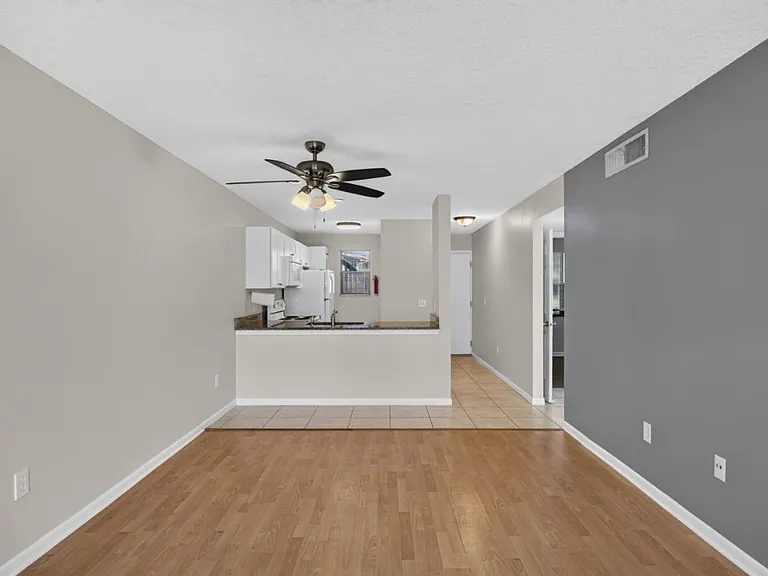 700 W Pope Rd #H61 — Photo 8