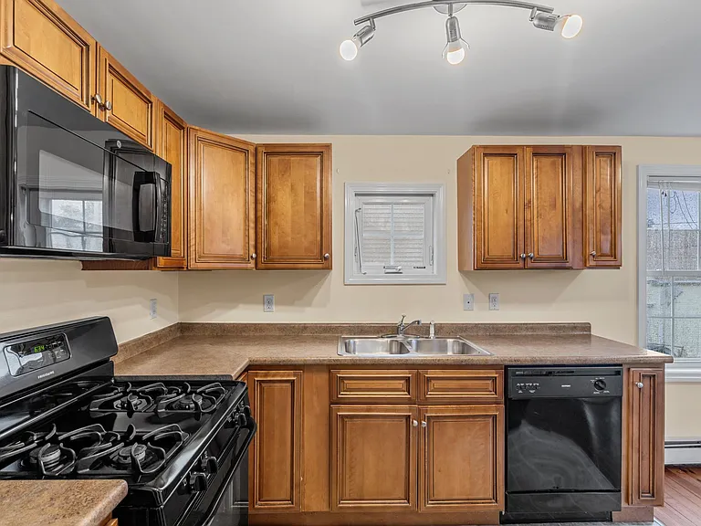 11 Siegel St #1-2 — Photo 9