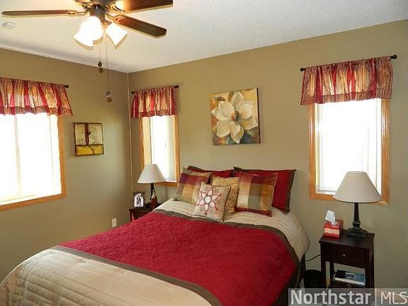 4th image of 25572 Freeport Ave