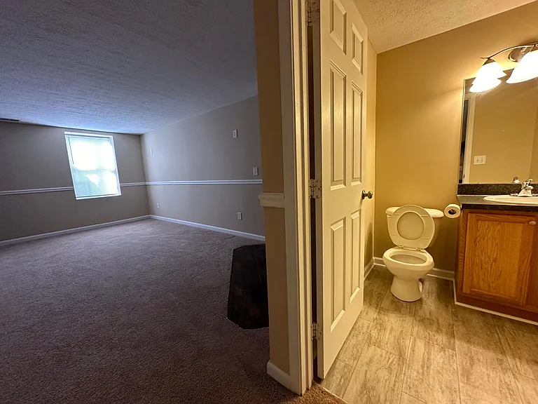 1020 Hartford Village Blvd — Photo 18