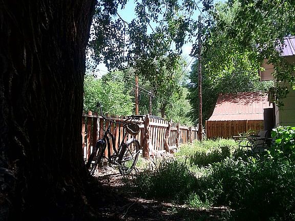 East alley way side