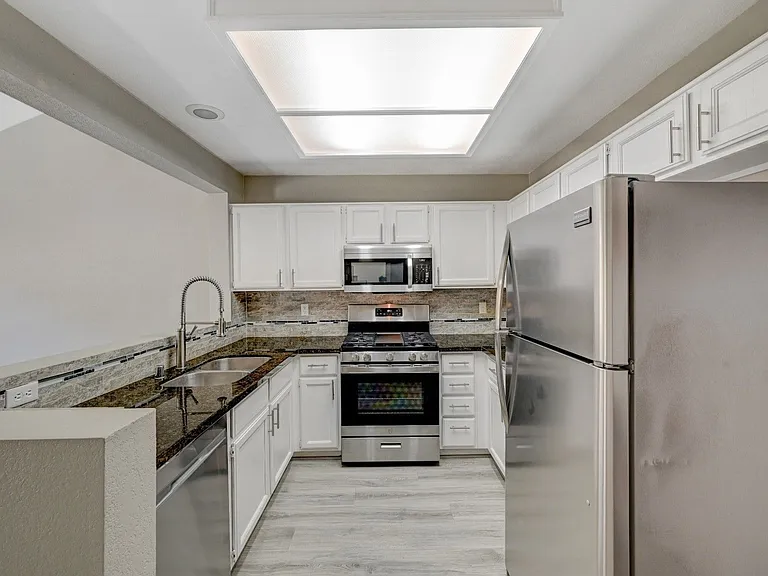 9421 Valley Hills Ave — Photo 13