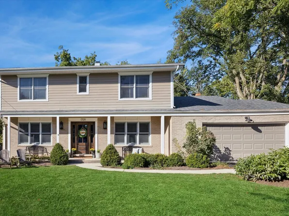 1709 E Thomas Rd, Wheaton, IL 60187