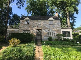 910 26th Pl S, Arlington, VA 22202