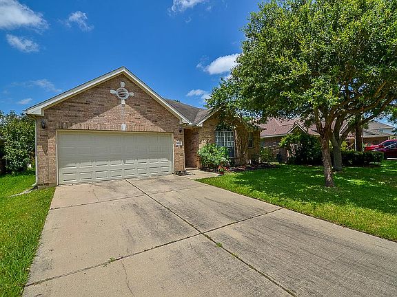 2nd image of 14414 Chestnut Falls Dr