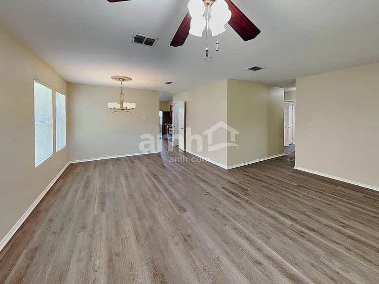 1704 Diamond Lake Trl — Photo 9