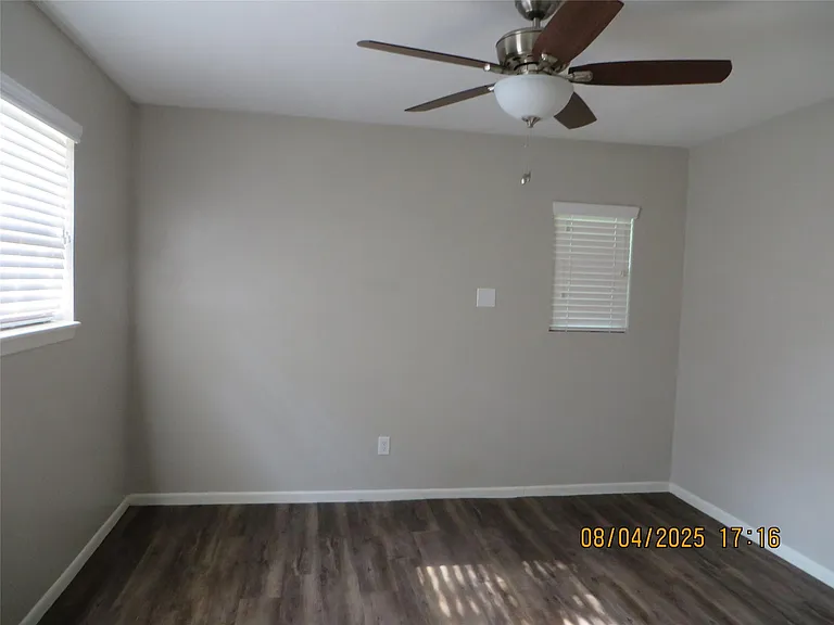 8716 Club House Dr #5 — Photo 8