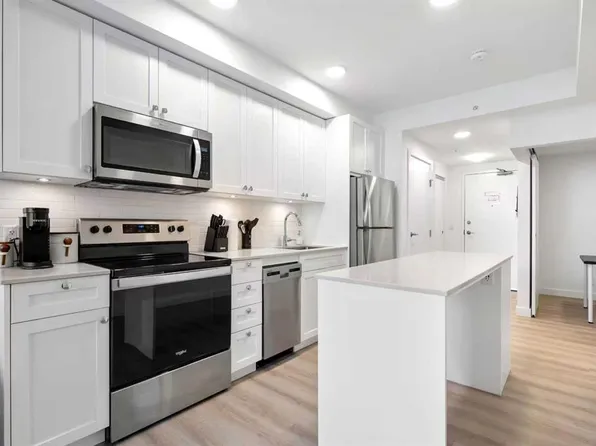 123 4th St NE #405, Calgary, AB T2E 3R8