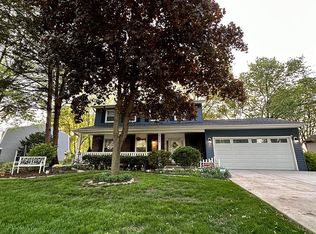 2286 Durham Dr, Wheaton, IL 60189