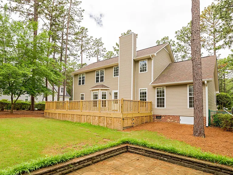 10 Hampshire Ln — Photo 9