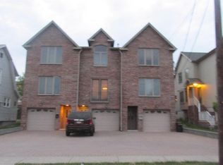 335 E Columbia Ave, Palisades Park, NJ 07650