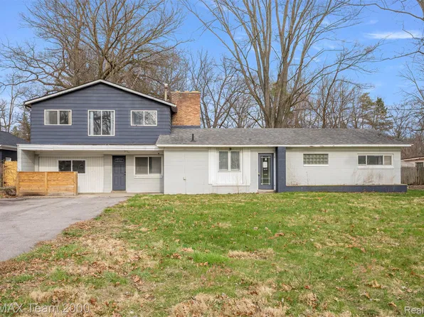 22164 Berg Rd, Southfield, MI 48033