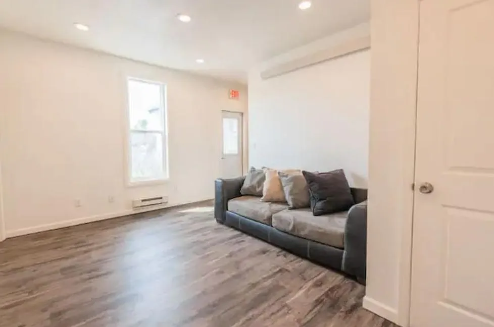 2 bed, 1080 sqft, $1,995 — Photo 4