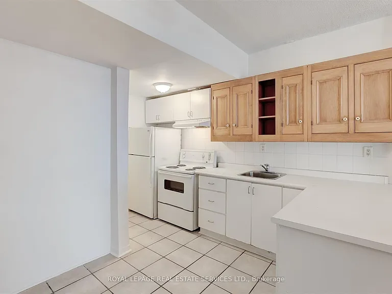 1530 King St W #101 — Photo 7