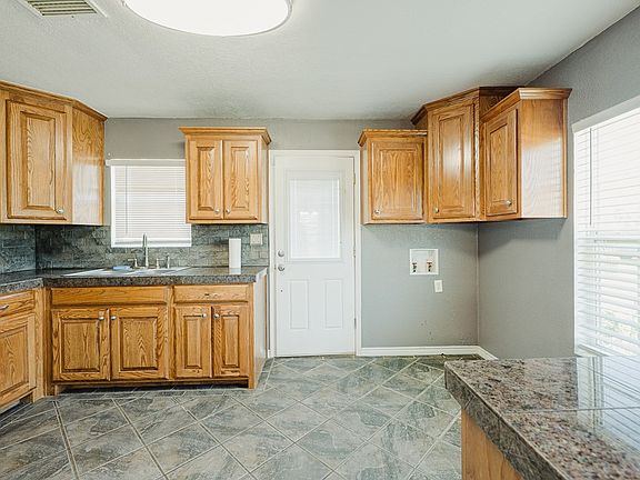 4th image of 211 Santa Rita Dr