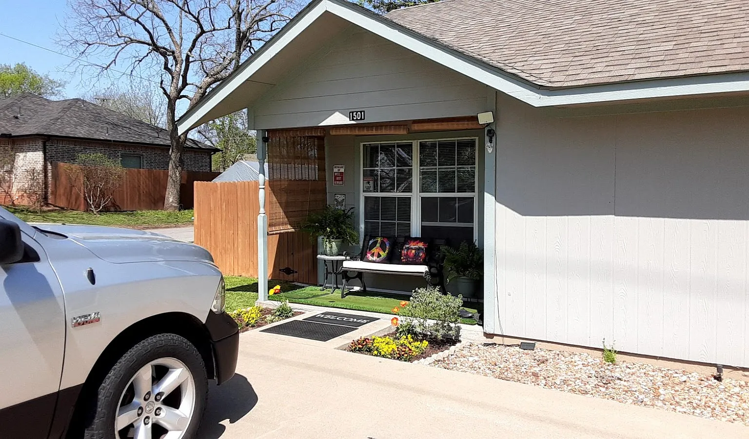 1501 E Thomas St — Photo 2