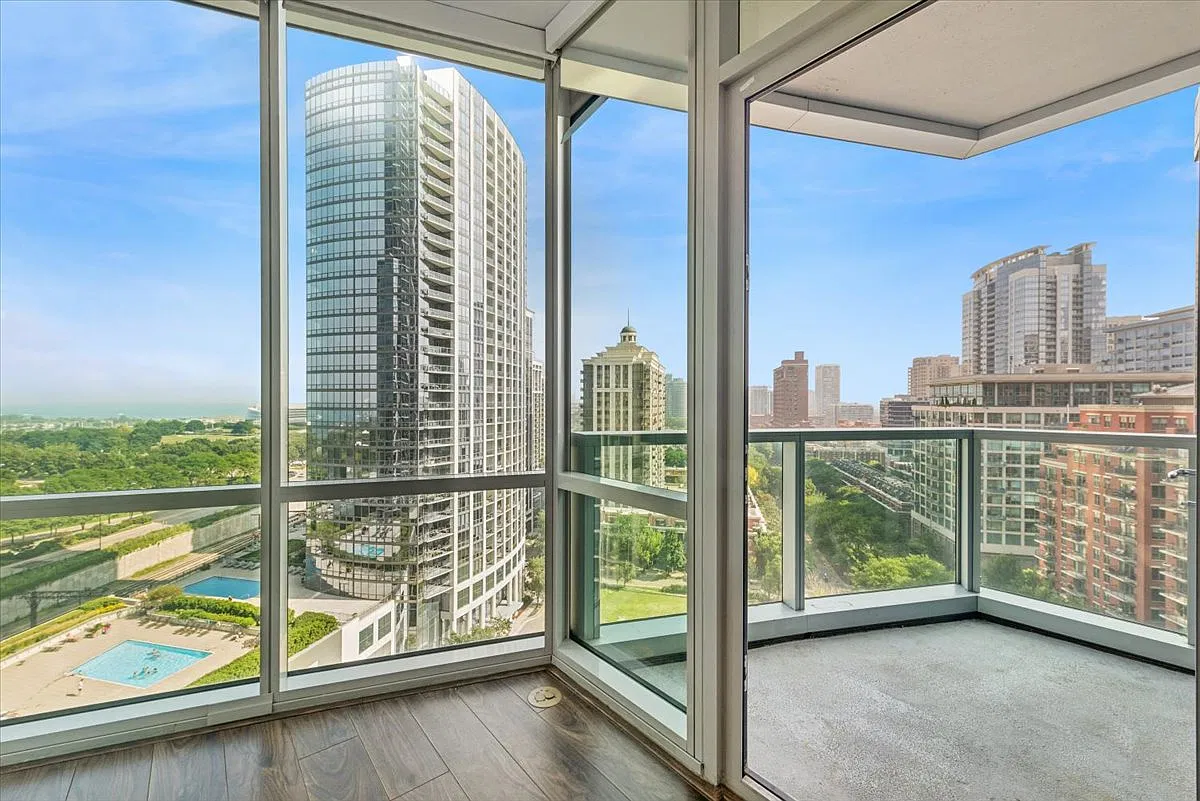2 bed, 1639 sqft, $5,300 — Photo 2