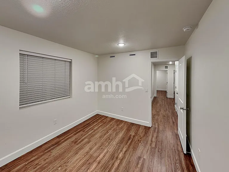 278 N Allen Ln — Photo 19