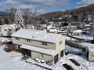 268 Devonshire Dr, Cheshire, MA 01225