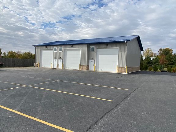 5th image of 4501 Airport Dr Unit 501