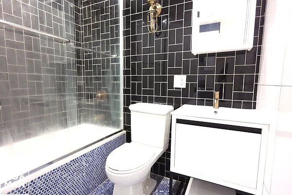 Rented by Rumah Realty Inc | media 8