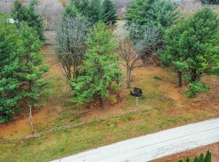 8133 Harvest Hill Dr, Roscoe, IL 61073