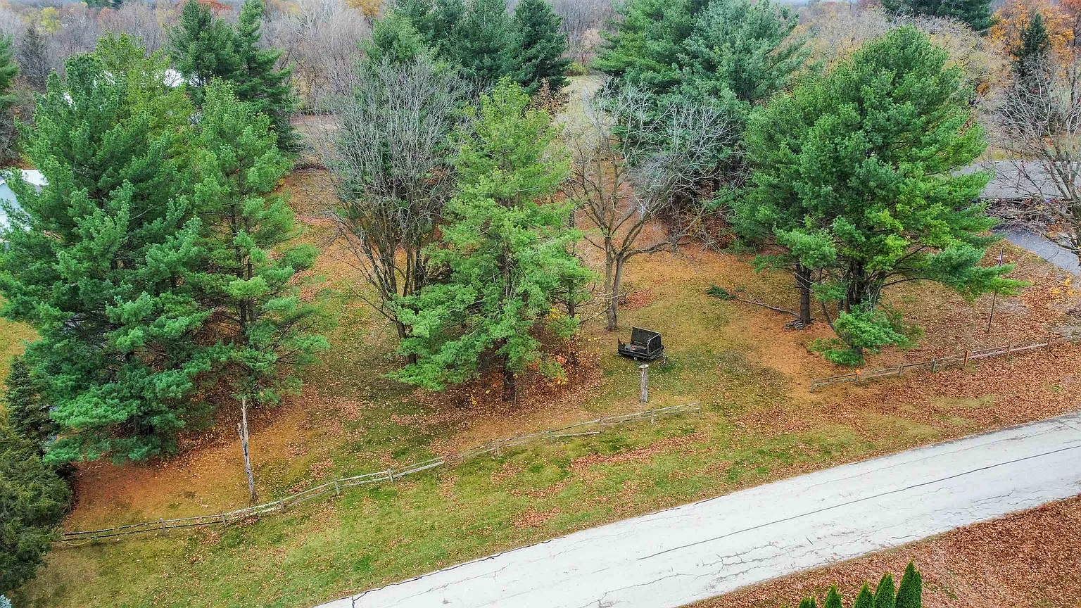 8133 Harvest Hill Dr photo 1