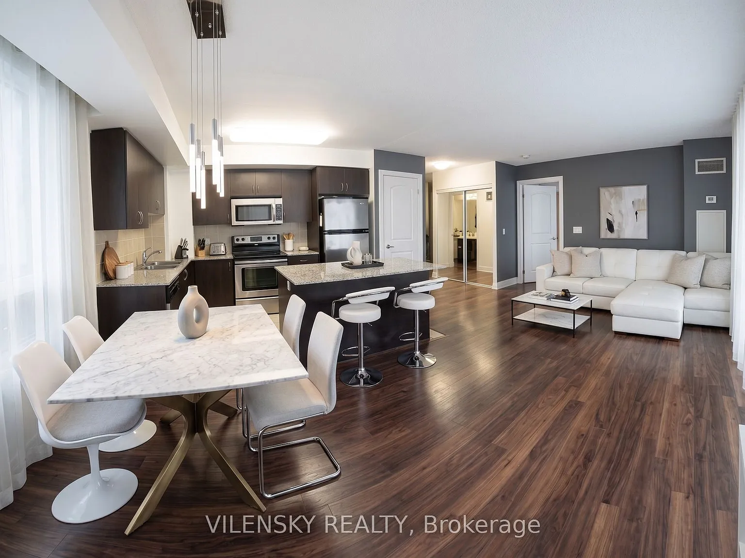 Metro Place Condos — Photo 4