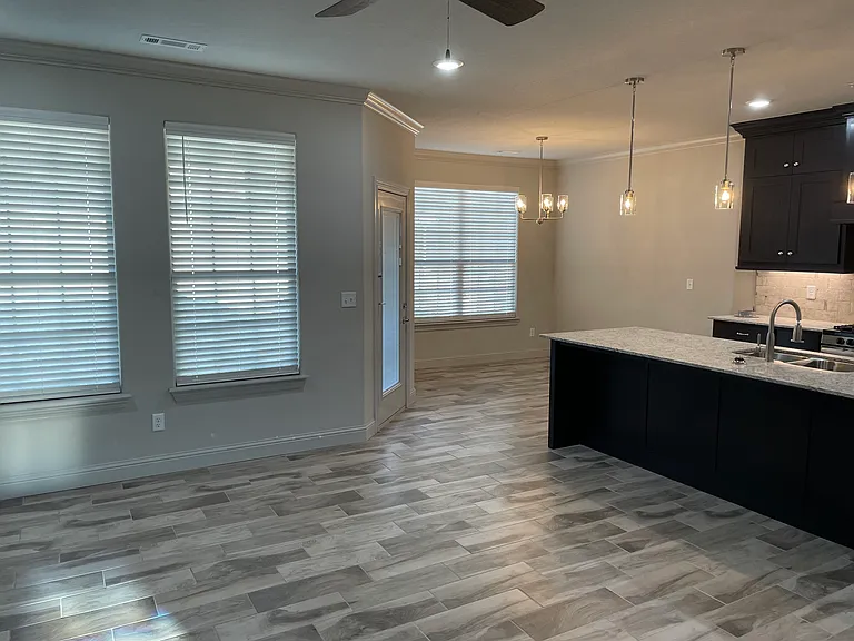 204 Vicks Cir — Photo 3