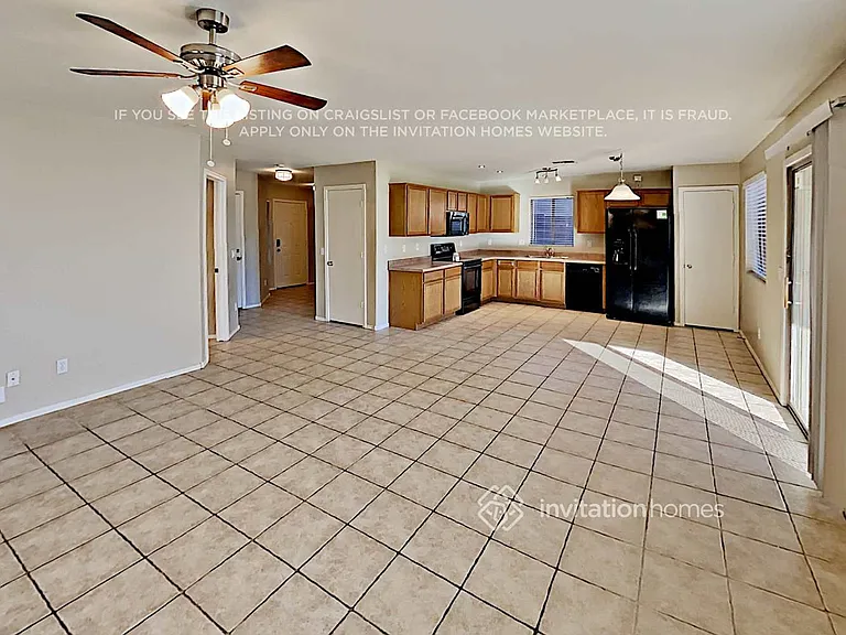 423 S Sabrina — Photo 8