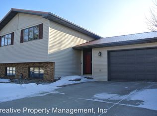1215 33rd Ave SW, Minot, ND 58701
