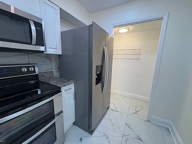 3 bed, 1.5 bath, 2304 sqft, $1,750 — Photo 4