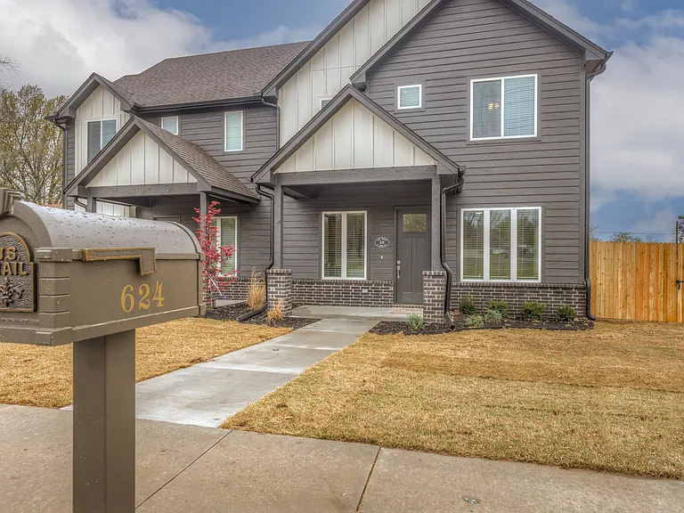 624 N Cedar Ave — Photo 3