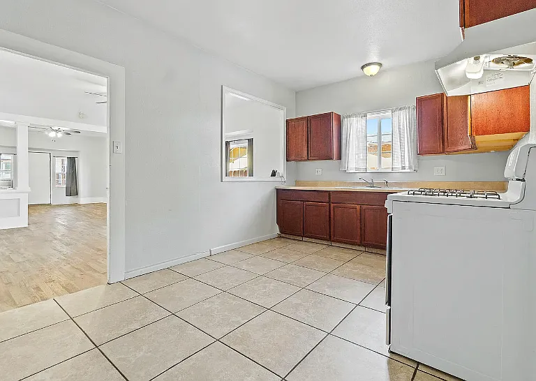 777 E El Monte Way — Photo 11