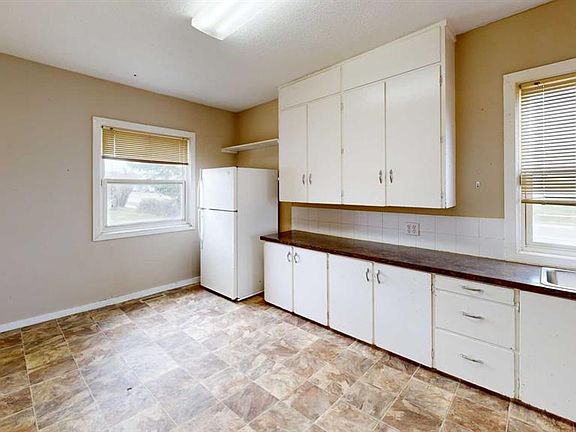2nd image of 4903 E 53rd Ave