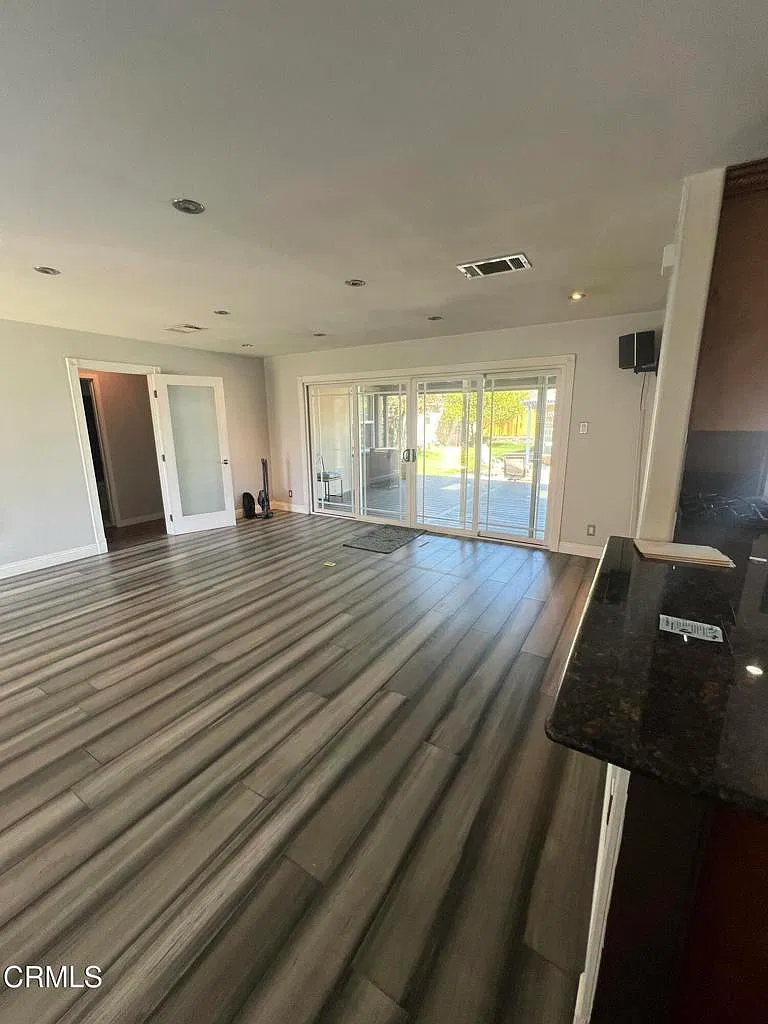 2 bed, 1.0 bath, 841 sqft, $2,700 — Photo 4